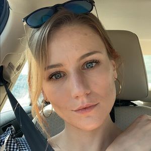 Meet your Posher, Clara